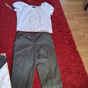 Liz Claiborne Dark Green Capris With Blouse